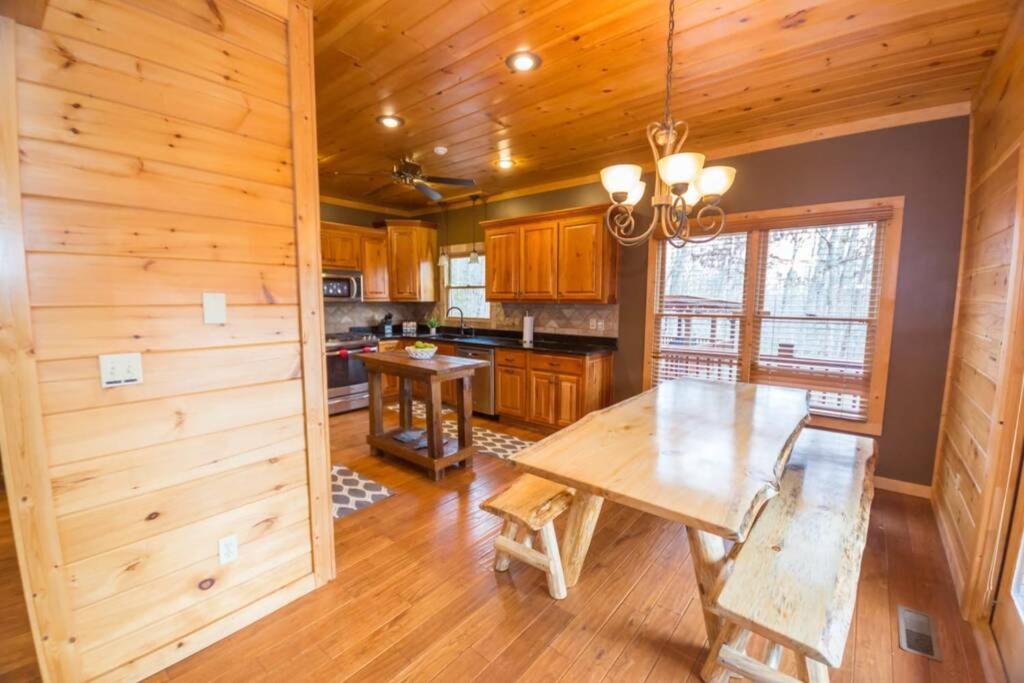 Christmas Lodge-Secluded Near Downtown Blue Ridge Exterior foto